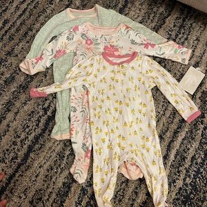 Convenient inverted zipper